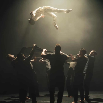 Image du spectacle KA-IN de Le Groupe Acrobatique de Tanger, Raphaëlle Boitel