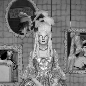 Mary Reid Kelley et Patrick Kelley, Best Femmes Forever, 2024, vidéo HD sonore, quadri-projection, 12min34s, transcription française par Emmanuel Pierre, courtesy de la galerie Pilar Corrias
