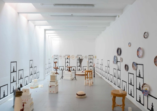 Maïssane Alibrahimi, Wedding garden of love, 2023, technique mixte, vue d’installation, coutesy de l’artiste, 