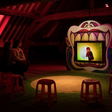 Natasha Tontey, Of Other Tomorrows Never Known, 2023, vidéo 4:3, 15 min, courtesy de l’artiste, vue de l’exposition Beyond the Belly Button, 