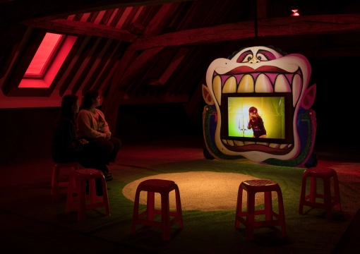 Natasha Tontey, Of Other Tomorrows Never Known, 2023, vidéo 4:3, 15 min, courtesy de l’artiste, vue de l’exposition Beyond the Belly Button, 